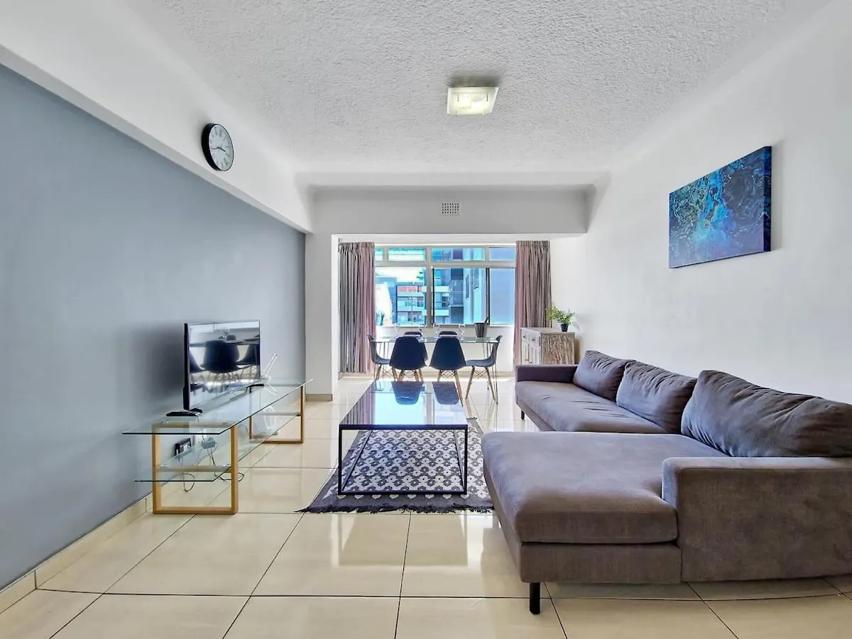 Central, Secure, Good Wifi- With Parking Ciudad del Cabo